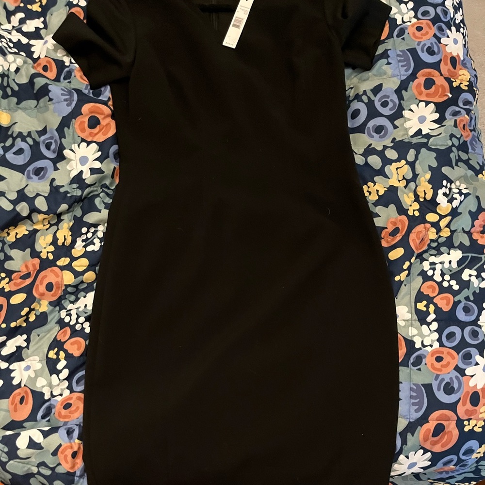 T. Tahari black v neck sheath. NWT size 6